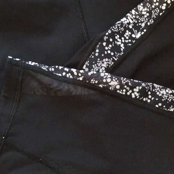 Lululemon size 10 black crops. - Picture 2 of 3